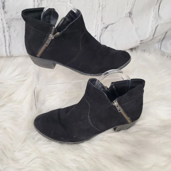 American Rag Abby Black Suede Ankle Bootie Round Toe Block Heel Double Zip 9.5 - Picture 2 of 14